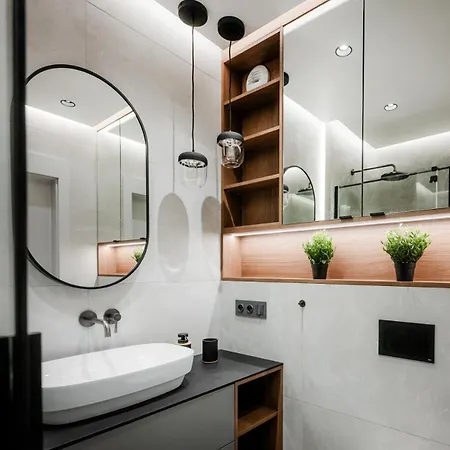 Lux Z Tarasem - Centrum - Parking Sauna Siłownia Meldunki 24na7 Apartament *