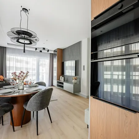 Lux Z Tarasem - Centrum - Parking Sauna Silownia Meldunki 24na7 Wroclaw