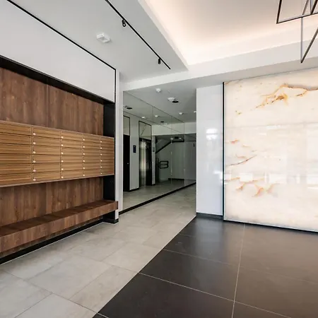 Apartament Lux Z Tarasem - Centrum - Parking Sauna Siłownia Meldunki 24na7 *