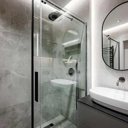 Apartament Lux Z Tarasem - Centrum - Parking Sauna Siłownia Meldunki 24na7 *