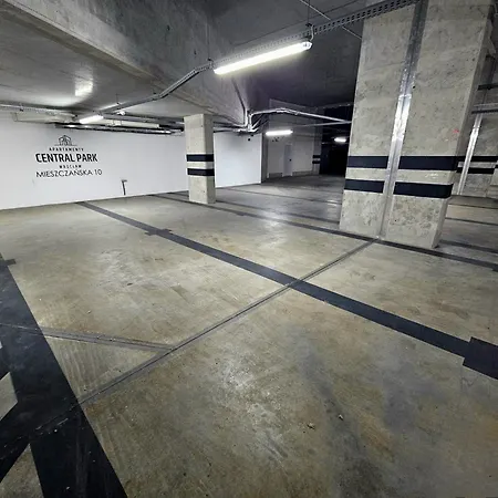 Lux Z Tarasem - Centrum - Parking Sauna Siłownia Meldunki 24na7 Wrocław